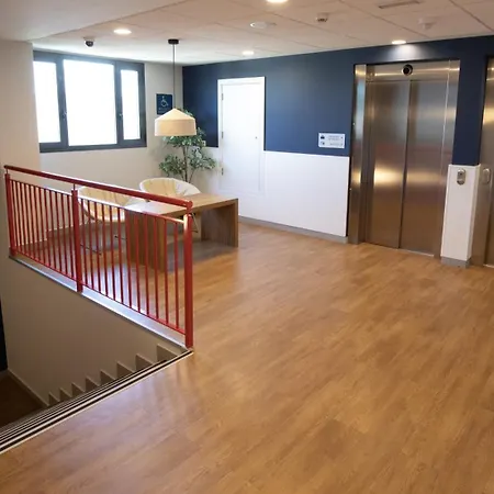 Travelodge Madrid Metropolitano-3